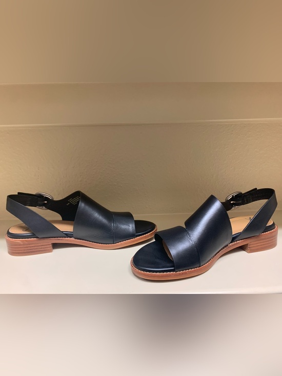 Sofft Shoes - Sofft "Nivian" Black Leather Slingback Sandals